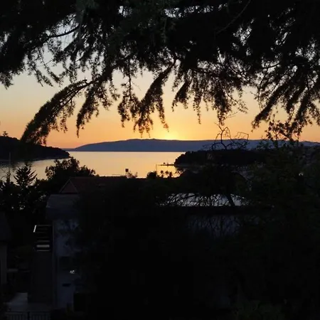 Family With Terrace Cres