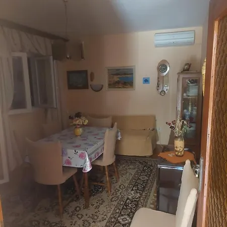 Family With Terrace Apartmán Cres