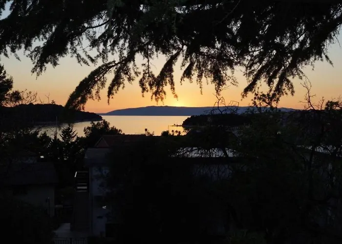 Family With Terrace Cres