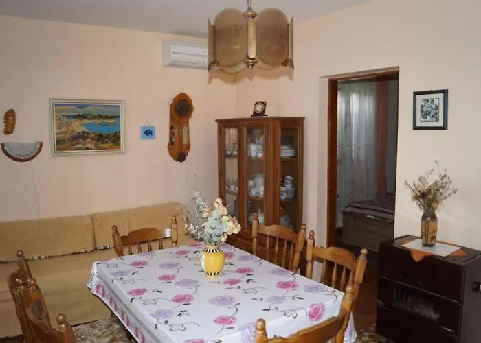 Family With Terrace *